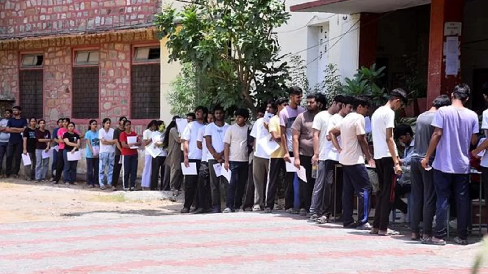 NEET UG 2026 Cut Off Expected to Rise Slightly; Check Category-Wise MBBS Admission Trends